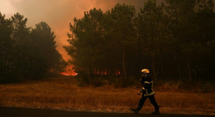 Güney Avrupa’da orman yangınları binlerce kişiyi yerinden etti