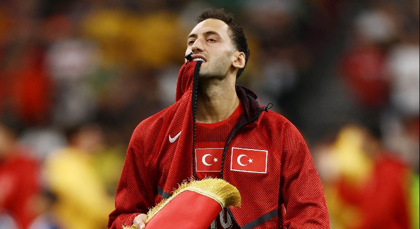 Hakan Çalhanoğlu’nun yeni imajı şaşırttı. Dikkat çeken değişim