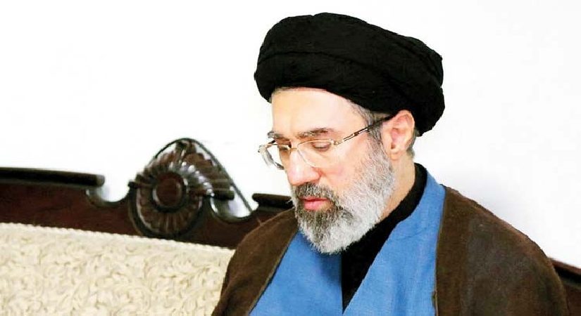 Hamaney’in tek kelamı İran’ı ikiye böldü