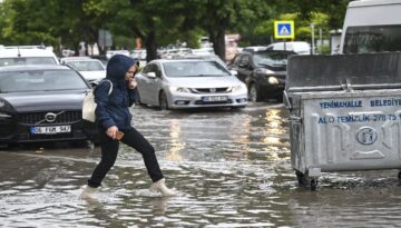 Harita turuncu ve sarıya boyandı, yaz ortasında kış yaşanıyor | Sıcaklık sert düştü, İstanbul ve Ankara’da yollar göle döndü