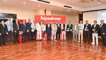 Hipodrom.com ana sponsorluğundaki 11. Karayel Ödülleri’nde yılın başarılı safkanları ödüllendirildi