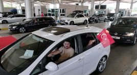 Hudut kapısında büyük sevinç: “İki yıldır içimde tutuyorum sevincimi, daima bu anı bekledim”