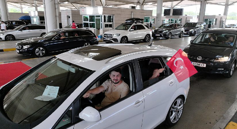 Hudut kapısında büyük sevinç: “İki yıldır içimde tutuyorum sevincimi, daima bu anı bekledim”