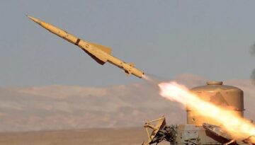 Husiler Suudi Arabistan’a ilişkin petrol tankerini maksat aldı