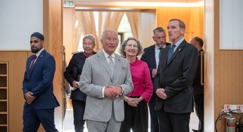 İngiltere Hükümdarı 3. Charles’ten Cambridge Merkez Mescidi’ni ziyaret