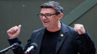İngiltere’de İşçi Partisi liderliğine geçen Andy Burnham başbakanlığa hazırlanıyor