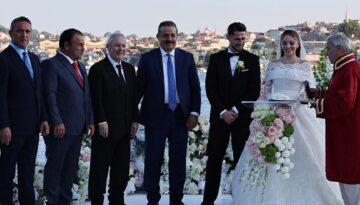 İsmail Yüksek, dünyaevine girdi!