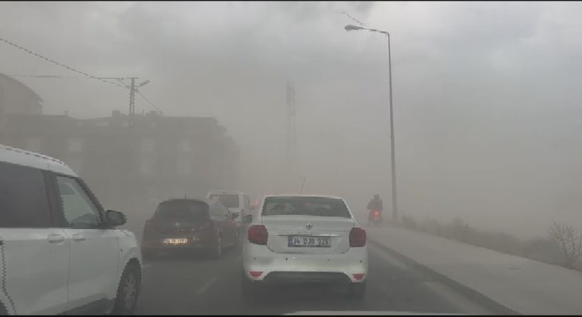 İstanbul’da fırtına tesirli oluyor