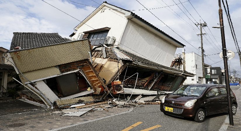 Japonya’da sarsıntı can aldı. Binlerce asker alana indi, artçılar sürüyor