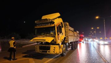 Kamyonun freni patladı, polis alarma geçti
