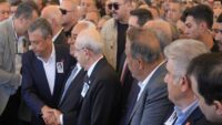 Kılıçdaroğlu ve Özel cenazede yan yana