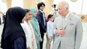 Kral Charles Cambridge Merkez Camisi’nde