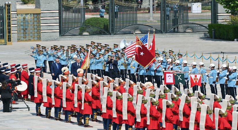 NATO tepesindeki Mehter detayı. Devletler evvel sebep müziklerini konuşturur?