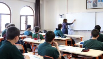 Okullarda güvenlik tedbirleri… Yeni yönetmelikle masa, sıra aranabilecek