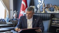 Özgür Özel ve 90 milletvekili CHP’den istifa etti. Yeni Parti resmen kuruluyor