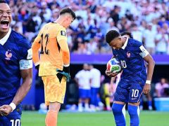 Paraguay kalecisi Orlando Gill ve Mbappe arasında yaşananlar: Elini sıkmadı, topu fırlattı
