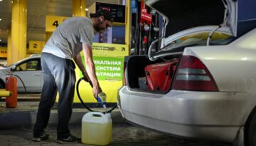 Petrol devi Rusya’da yakıt krizi derinleşiyor