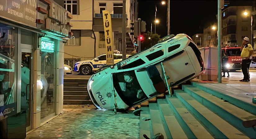 Polis aracı kaza yaptı. 2’si bekçi 3 yaralı