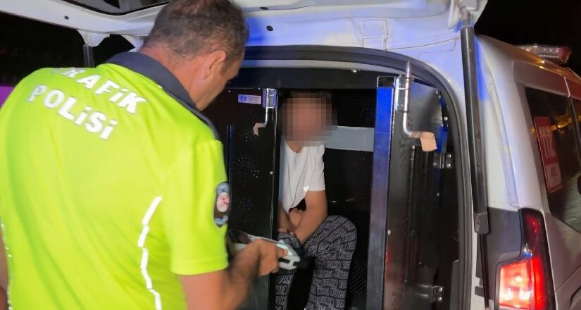 Polisin ehliyet ve kimlik istediği alkollü şoför, “150 TL param var” dedi
