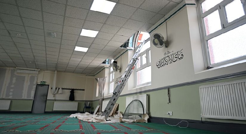 Rapor: İngiltere’de 2025 Temmuz-Ekim periyodunda yaklaşık her 5 günde bir mescitler atağa uğradı