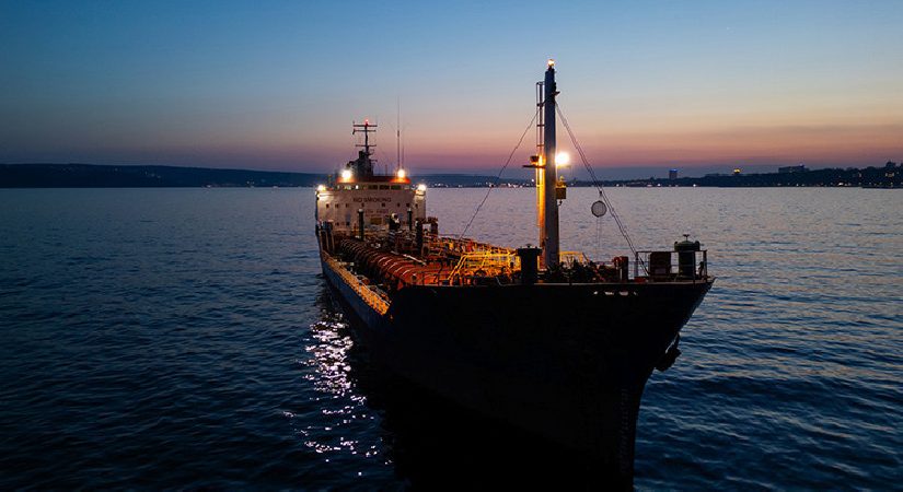 Romanya açıklarında atak: LPG gemisi vuruldu