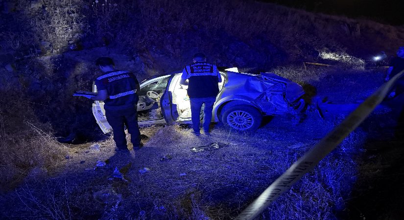 Şanlıurfa’da araba şarampole devrildi. 3 kişi hayatını kaybetti, 1 yaralı