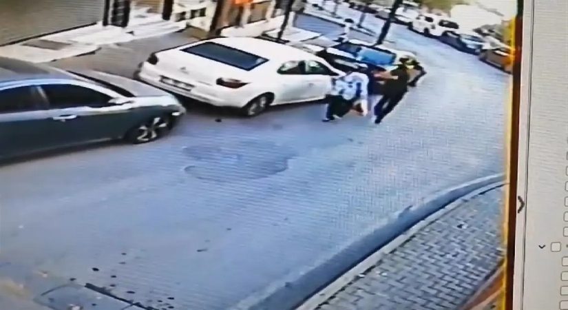 Şişli’de sokak ortasında bayana şiddet. Arkasından yaklaşıp yumruk attı