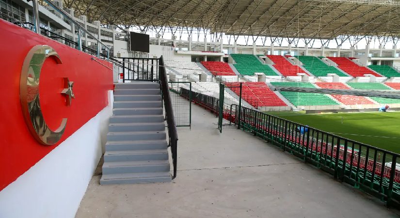 Süper Lig için hazırlanıyorlar. Konuk tribünü taşınıyor, turnike sistemi değişiyor