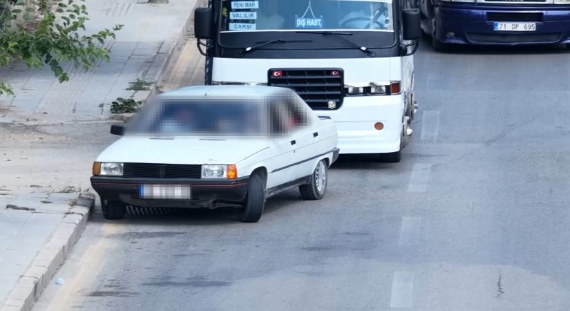 Trafik uygulamasını fark eden ehliyetsiz şoförün kaçış planını dron bozdu
