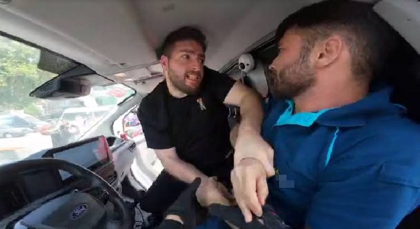 Trafikte dehşet: Aracından inip kamyonet şoförüne saldırdı