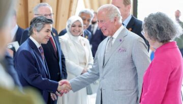 Türkiye’nin takviyesiyle inşa edildi. Cambridge Merkez Mescidi, İngiltere Hükümdarı Charles’ı ağırladı