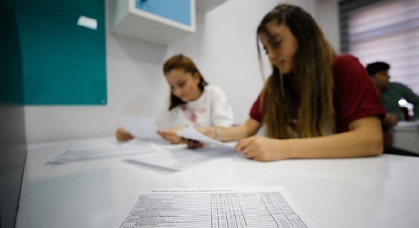 Üniversite tercihlerinde öğrencilere dijital dayanak
