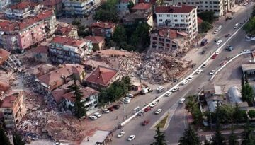 17 Ağustos zelzelesinin 27. yılı: Hayatını kaybedenler anılıyor