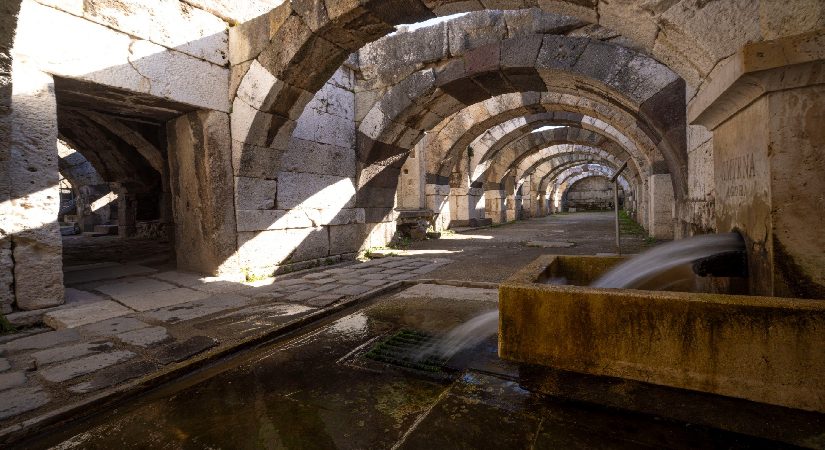 2 bin yıldır akan suyun kaynağı araştırılıyor. Smyrna Antik Kenti’nde yeni keşifler