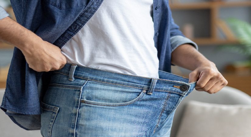 2 yıl her gün tıpkı yemekleri yedi. 95 kilo vererek apayrı birine dönüştü