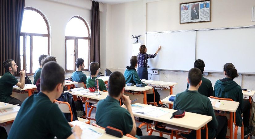 2026-2027 eğitim yılına ait genelge yayımlandı.. Okullar ‘milli birlik ve beraberlik’ etkinlikleriyle açılacak