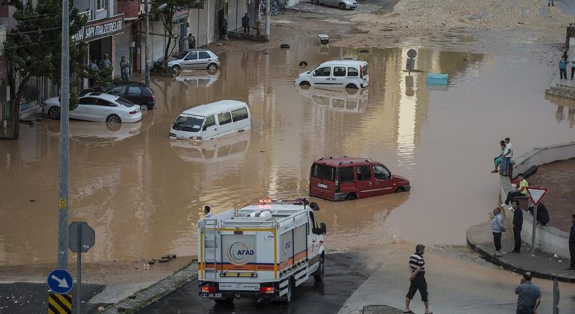 26 il için sarı ve turuncu kodlu ihtar. Sel ve su baskınlarına dikkat