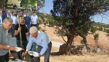 300 yıldır hiç aksatılmıyor. Yapılmadığı yıl köyün başına felaket yağdı