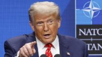 ABD Başkanı Trump: İran tamamen çöküyor