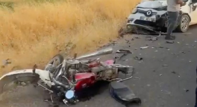 Arabayla çarpışan motosikletteki iki kişi hayatını kaybetti