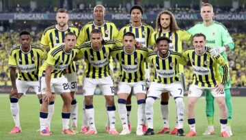Ayrılık tezi vardı, kararını resmen açıkladı. “Fenerbahçe’de kalıyorum”