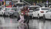 Bunaltan sıcaklara ara, Balkanlardan serin hava geldi. Fırtınaya dikkat! Suratı 80 kilometreye çıkacak