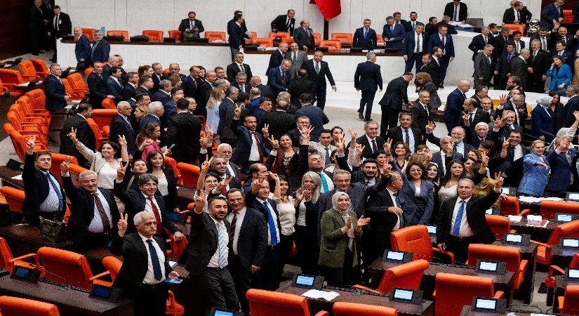 Çerçeve yasa oylamasında dikkat çeken detaylar. Yasaya kimler ret oyu verdi?
