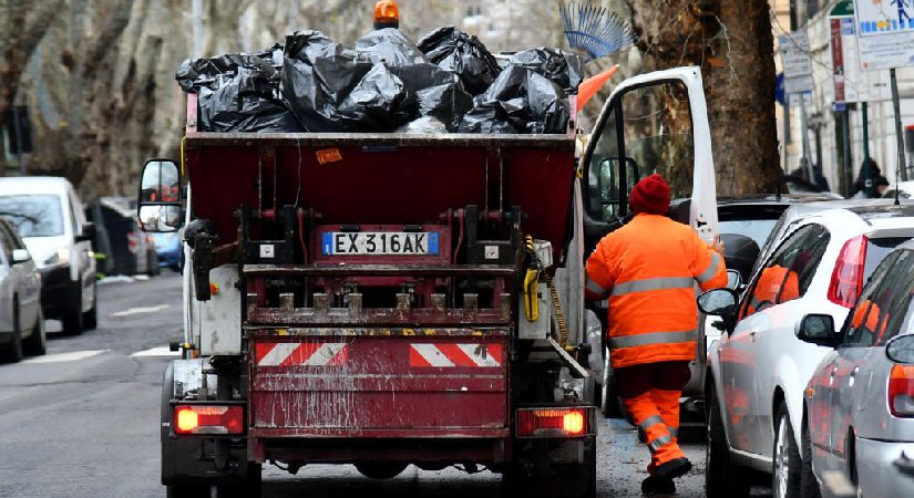 Çöplükte bir gün boyunca aradılar. Servet kıymetindeki piyango bileti kurtarıldı