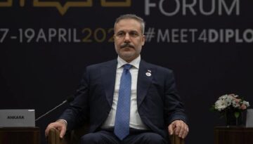 Dışişleri Bakanı Hakan Fidan Kuveytli mevkidaşı ile görüştü