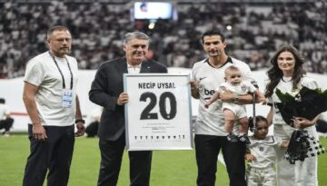 Dolmabahçe’de Necip Uysal’a veda