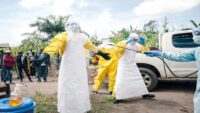 Ebola 6 ayda 2 bin can aldı