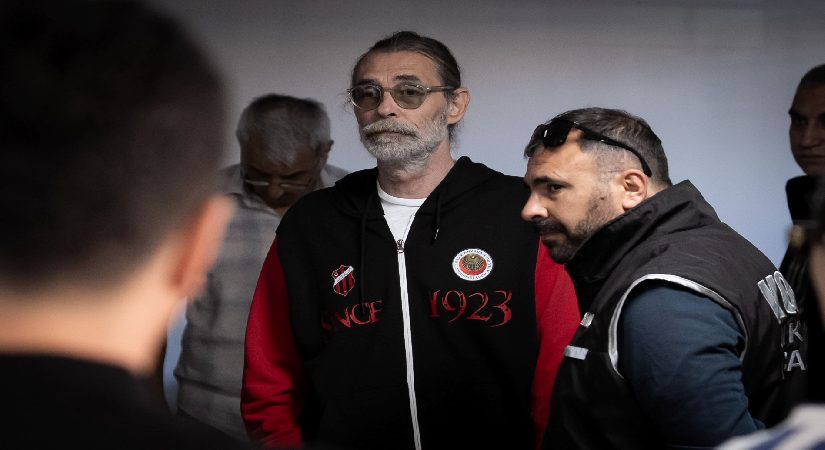 Etimesgut Belediyesi’ne operasyon. Tutuklanan Erdal Beşikcioğlu vazifeden uzaklaştırıldı