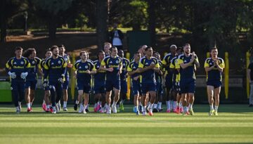 Fenerbahçe, Sturm Graz maçı öncesi son idmanını taraftara açık yaptı