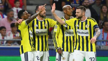 Fenerbahçe’nin tarihi Lyon zaferi sonrası övgü yağdırdı: Avrupa’nın dokuz mükemmelinden biri! Formasında Muriqi yazan Dzeko